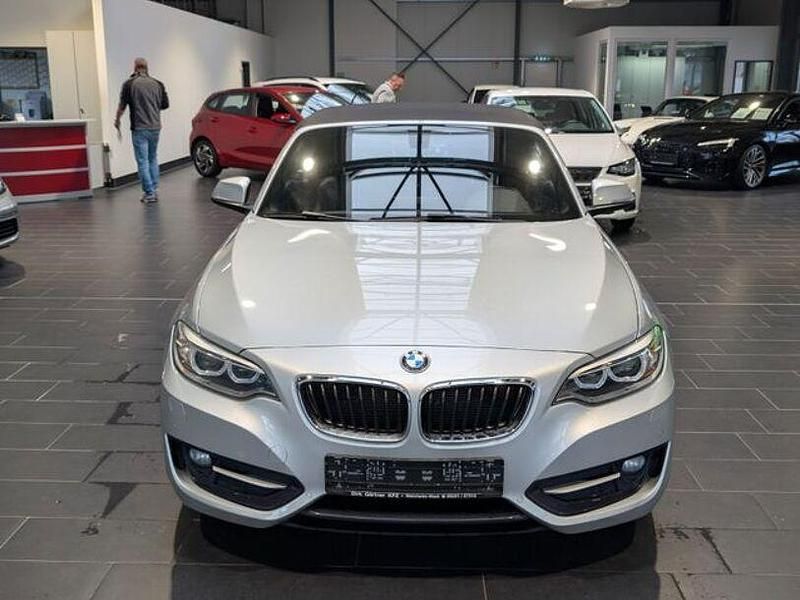 Gebraucht BMW 220 Sport Line 190 PS (139 kW) 2016 Silber Cabrio