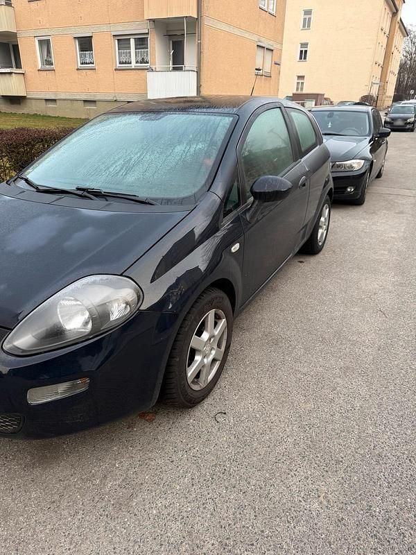 Gebraucht Fiat Punto 69 PS (50 kW) 2012 Blau Kleinwagen