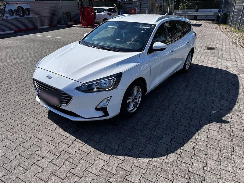 Weiß Gebraucht 2020 Ford Focus Cool & Connect Kombi | 8.000 € (Guter Preis) - Bild 1/4