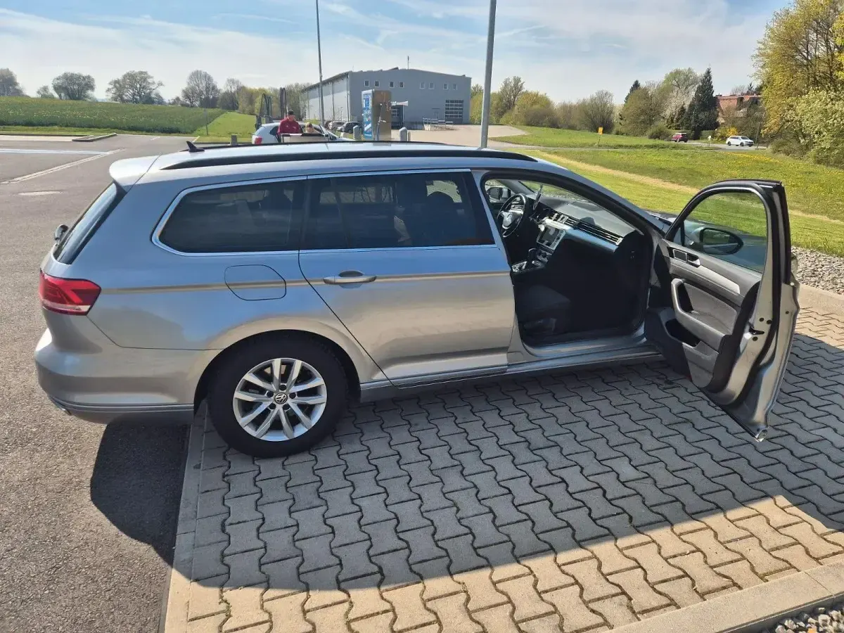 Gebraucht VW Passat Comfortline 150 PS (110 kW) 2018 Silber Kombi