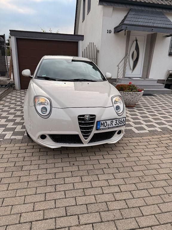 Beige Gebraucht 2009 Alfa Romeo MiTo Kleinwagen | 5.999 € - Bild 1/4