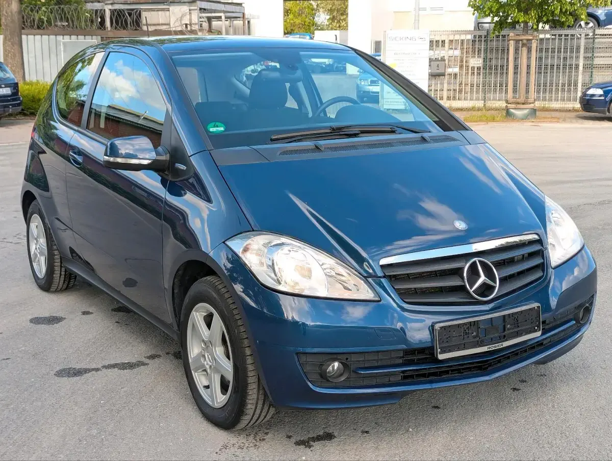 Gebraucht Mercedes A150 95 PS (69 kW) 2009 Blau Kleinwagen