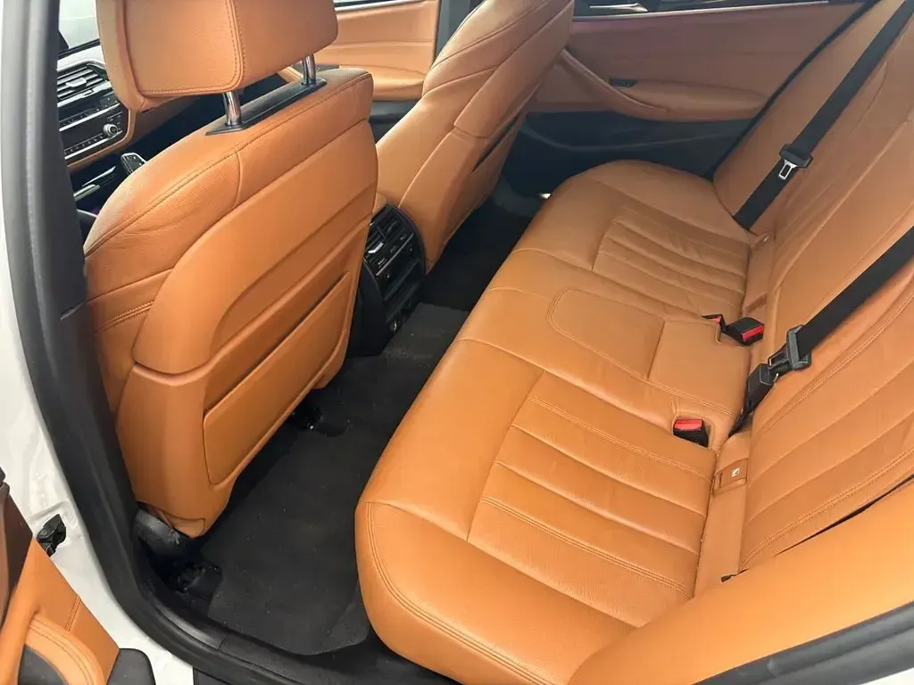 Gebraucht BMW 530 286 PS (210 kW) 2018 Weiß Limousine