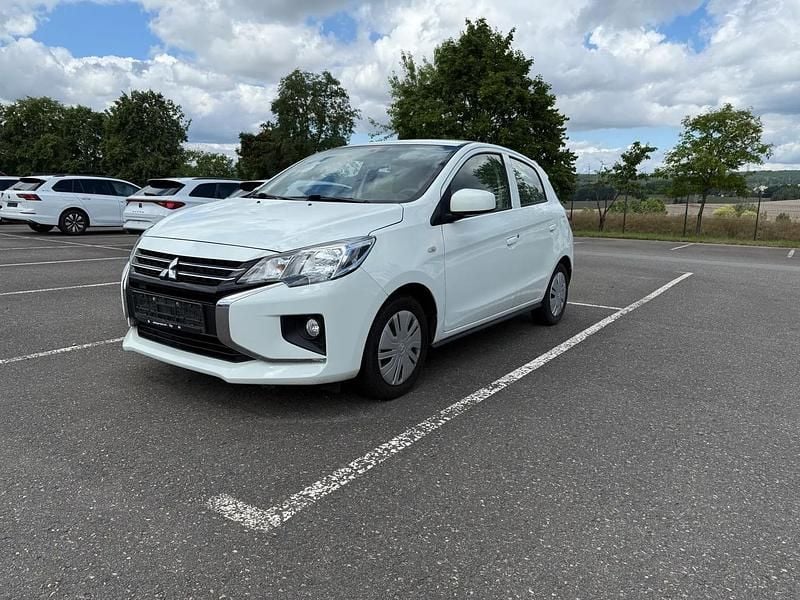 Islandweiss (s) Gebraucht 2021 Mitsubishi Space Star Basis Limousine | 7.999 € (Guter Preis) - Bild 1/4