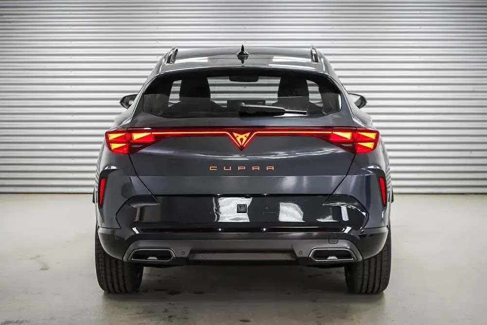 Neu Cupra Formentor 204 PS (150 kW) 2026 Magnetic grau metallic (s7) SUV