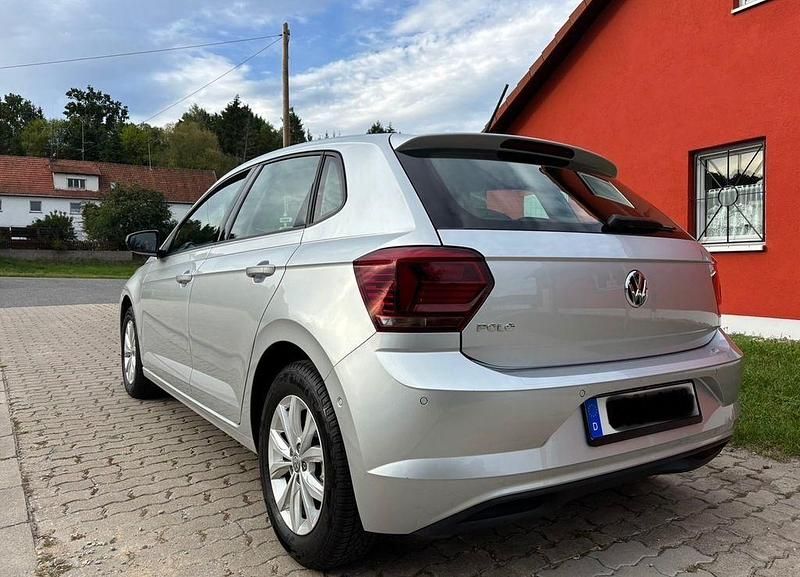 Gebraucht VW Polo Highline 116 PS (85 kW) 2019 Silber Kleinwagen