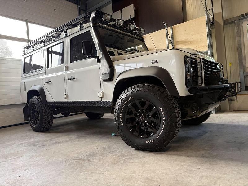 Gebraucht Land Rover Defender 122 PS (89 kW) 2010 Weiß SUV