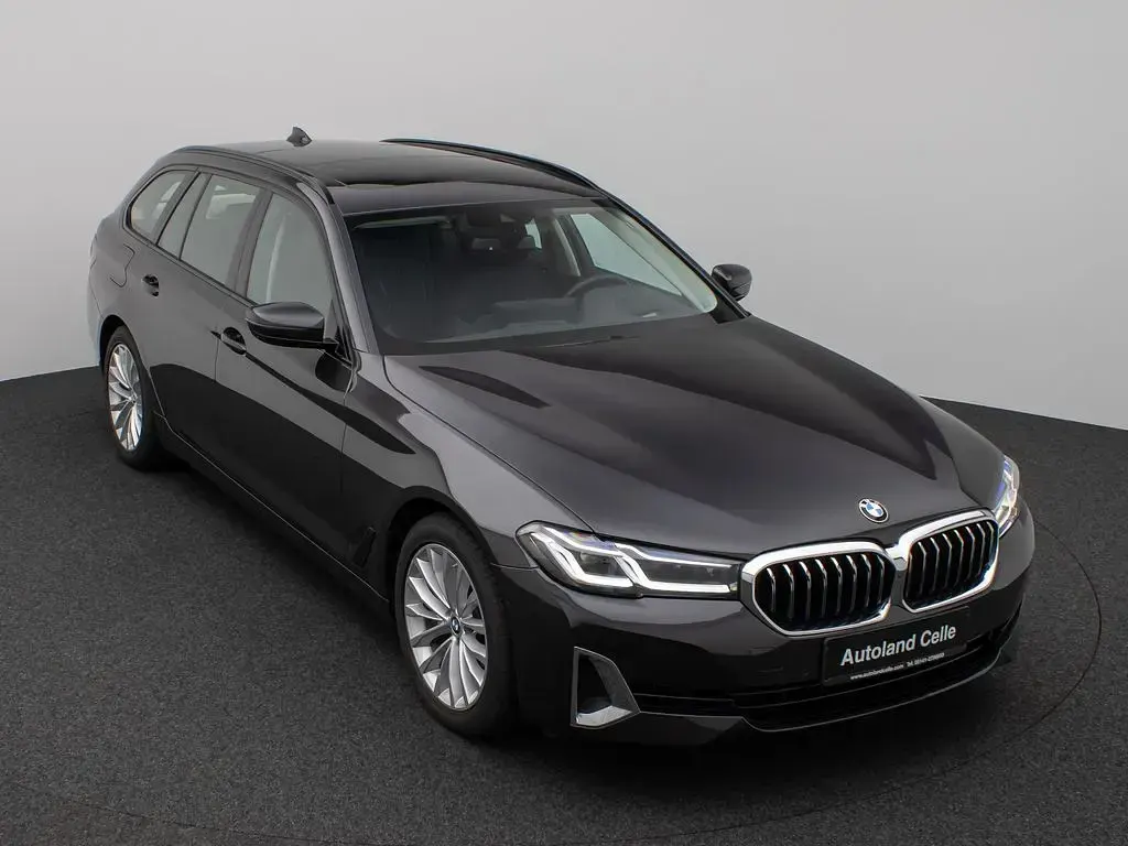 Gebraucht BMW 530 Luxury Line 286 PS (210 kW) 2023 Sophistograu brillanteffekschwarz Limousine