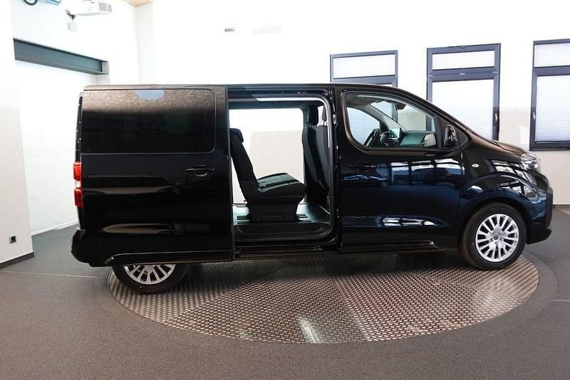 Neu Peugeot Traveller Active 179 PS (131 kW) 2026 Schwarz Van / Kleinbus