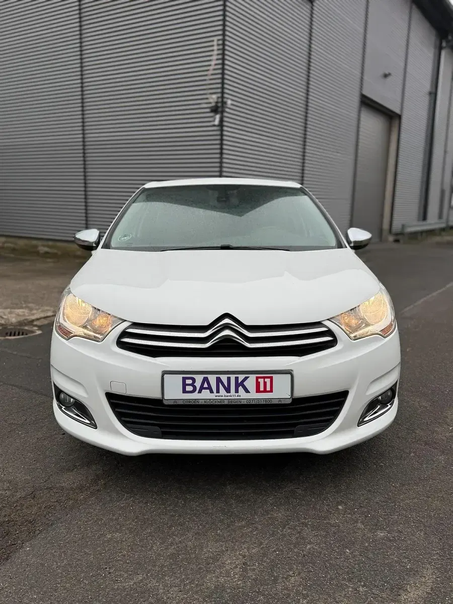 Używany Citroën C4 SELECTION 114 KM (83 kW) 2014 Biały Sedan/Limuzyna