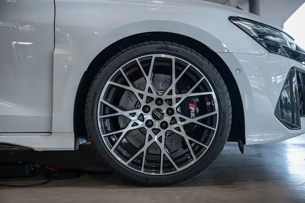 Neu Audi RS3 Sport 400 PS (294 kW) 2026 Weiß Limousine