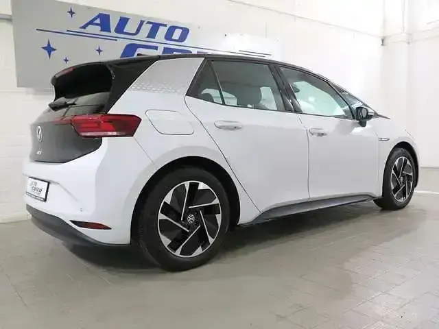 Gebraucht VW ID.3 Pro Performance 150 kW (204 PS) 2021 Gletscherweiß metallic Kleinwagen