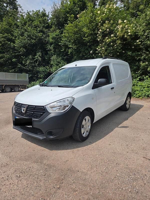 Weiß Gebraucht 2019 Dacia Dokker Acces Van | 8.900 € - Bild 1/4