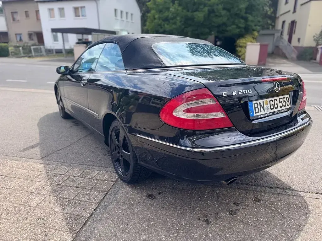 Gebraucht Mercedes CLK200 Avantgarde 163 PS (119 kW) 2005 Schwarz Cabrio