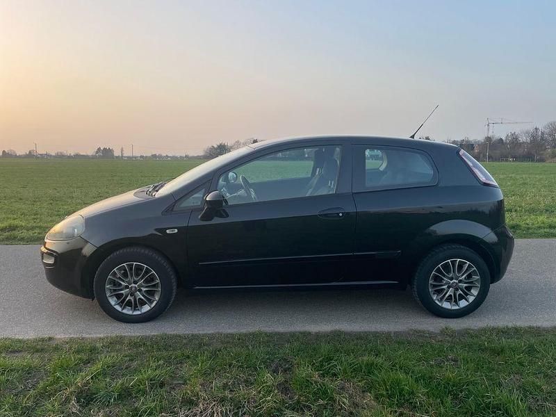 Gebraucht Fiat Punto Evo 77 PS (56 kW) 2011 Schwarz Kleinwagen