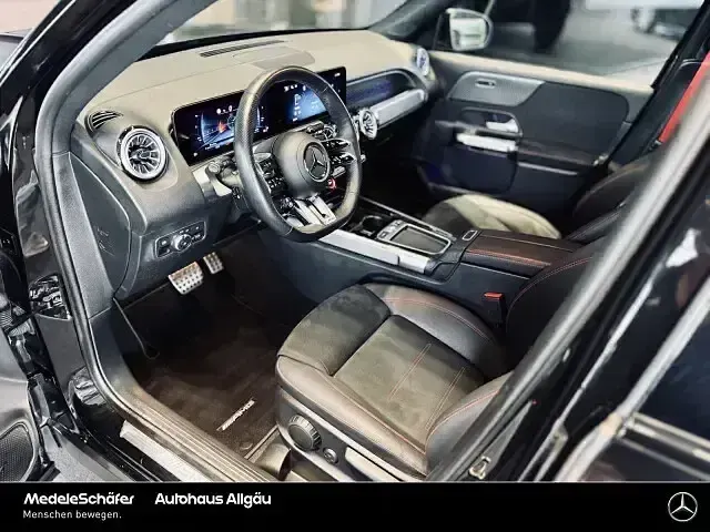 Gebraucht Mercedes GLB35 AMG 306 PS (225 kW) 2025 Kosmosschwarz (metallic) SUV