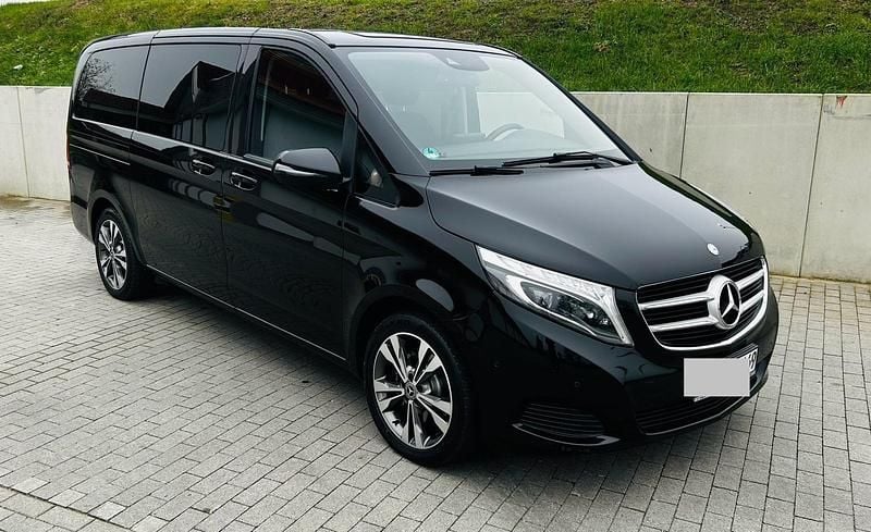 Gebraucht Mercedes V220 210 PS (154 kW) 2017 Schwarz Van / Kleinbus