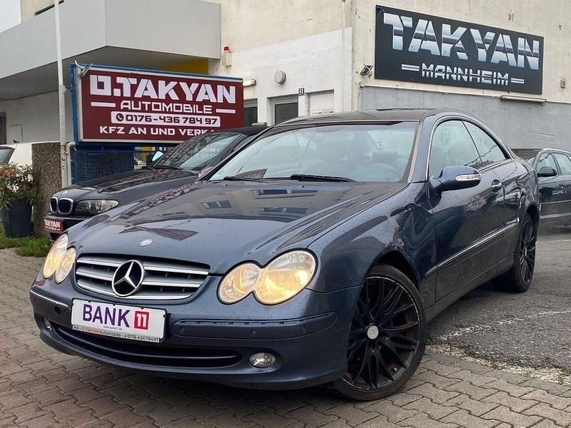 Gebraucht Mercedes CLK200 163 PS (119 kW) 2002 Blau Coupé