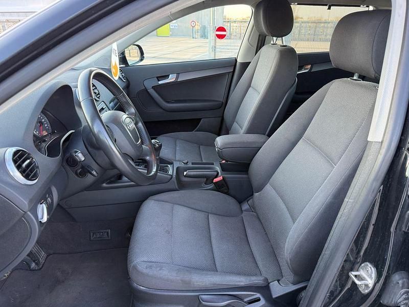 Gebraucht Audi A3 Attraction 105 PS (77 kW) 2013 Schwarz Limousine