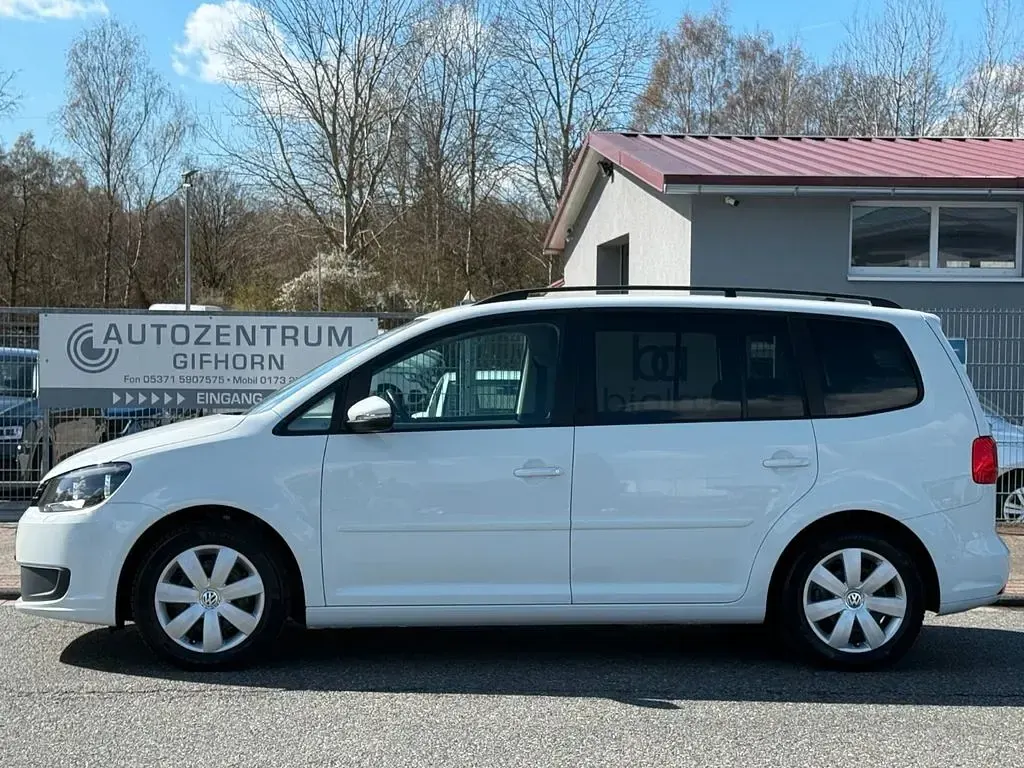 Gebraucht VW Touran Comfortline 140 PS (102 kW) 2015 Weiß Van / Kleinbus