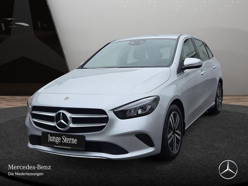 Używany Mercedes E250 Progressive 160 KM (117 kW) 2022 Srebrny Sedan/Limuzyna
