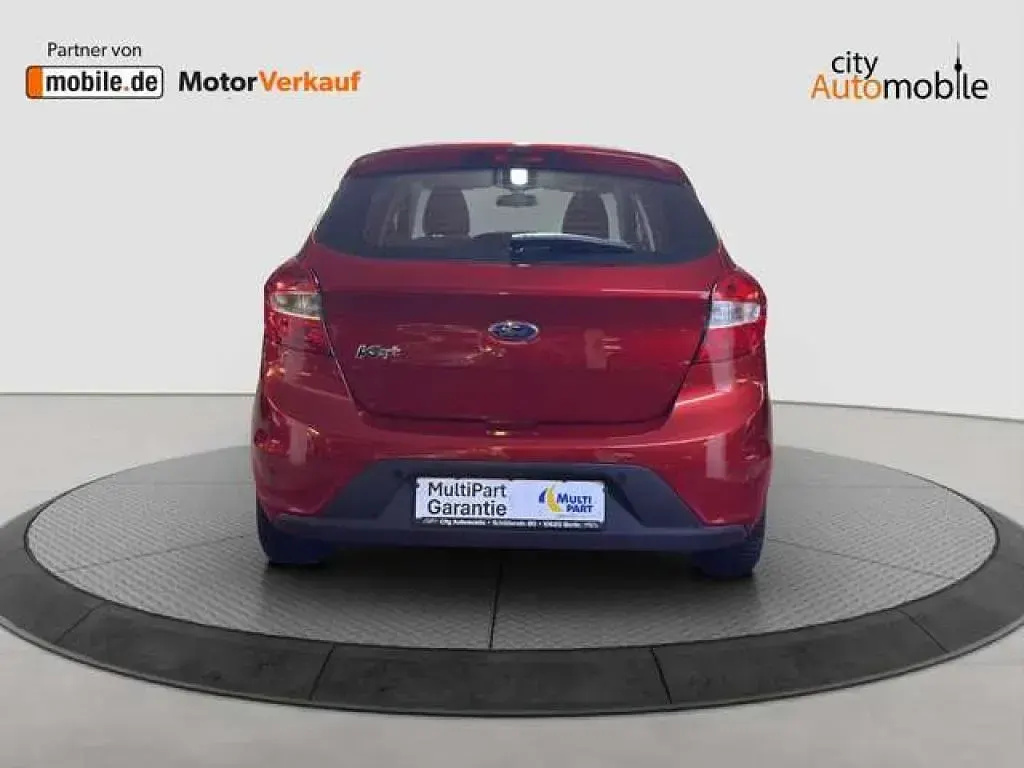 Gebraucht Ford Ka 86 PS (63 kW) 2017 Ruby rot (metallic) Limousine