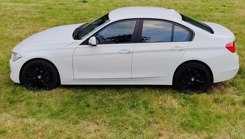 Gebraucht BMW 335 Luxury Line 306 PS (225 kW) 2012 Weiß Limousine