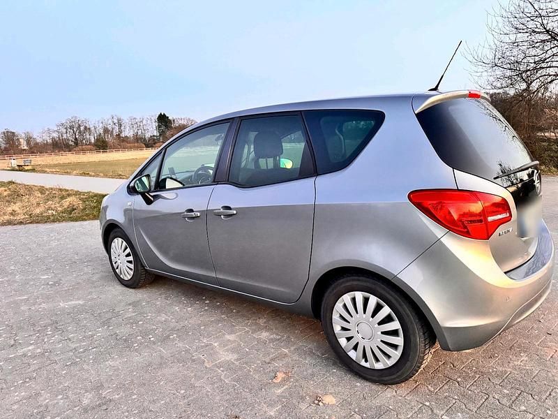 Gebraucht Opel Meriva Design Edition 101 PS (74 kW) 2011 Grau Van / Kleinbus