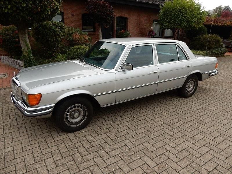 Silber Gebraucht 1976 Mercedes 450 Limousine | 9.250 € - Bild 1/4