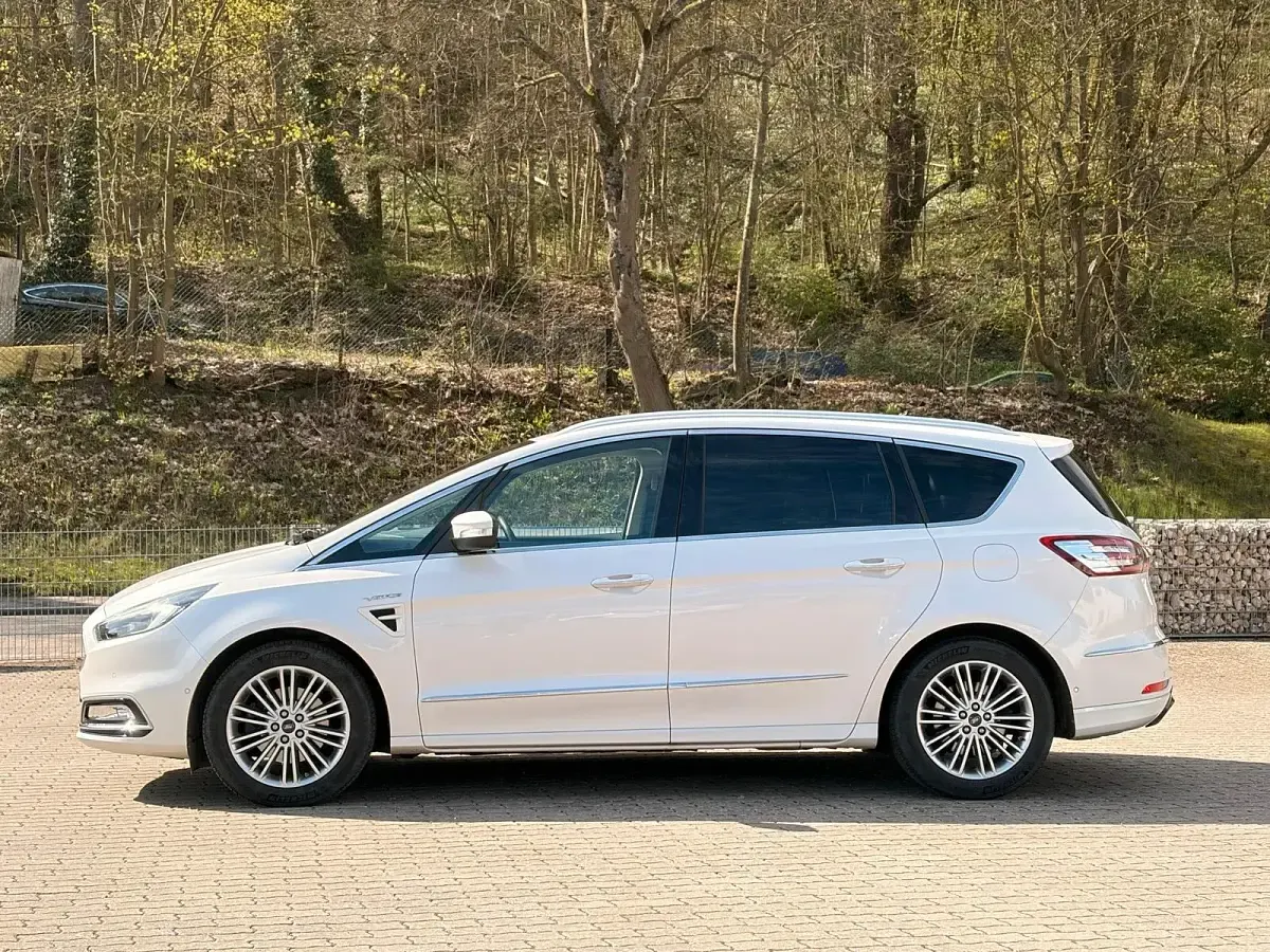 Używany Ford S-MAX Vignale 160 KM (117 kW) 2018 Biały Minivan