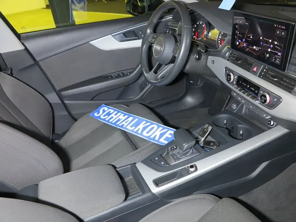 Gebraucht Audi A4 Advanced 190 PS (139 kW) 2020 Brillantschwarz Kombi