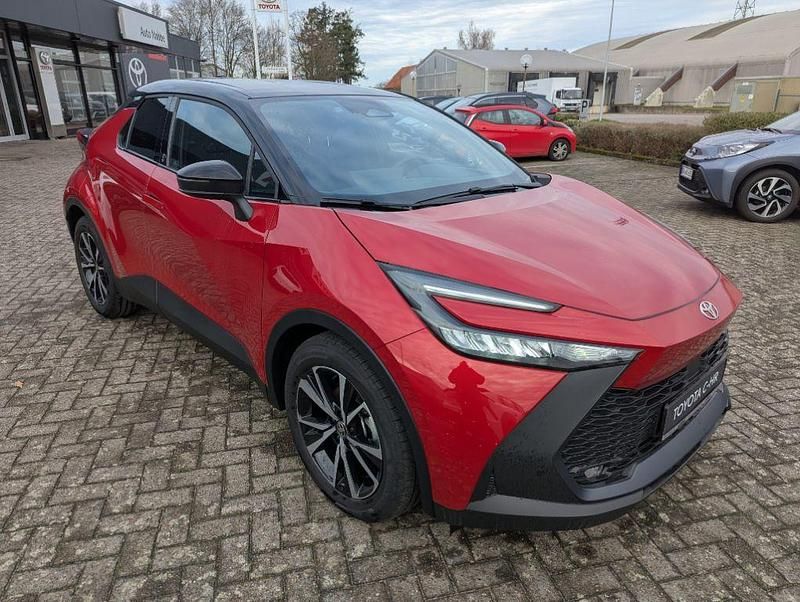 Gebraucht Toyota C-HR Team 140 PS (102 kW) 2024 Rot SUV