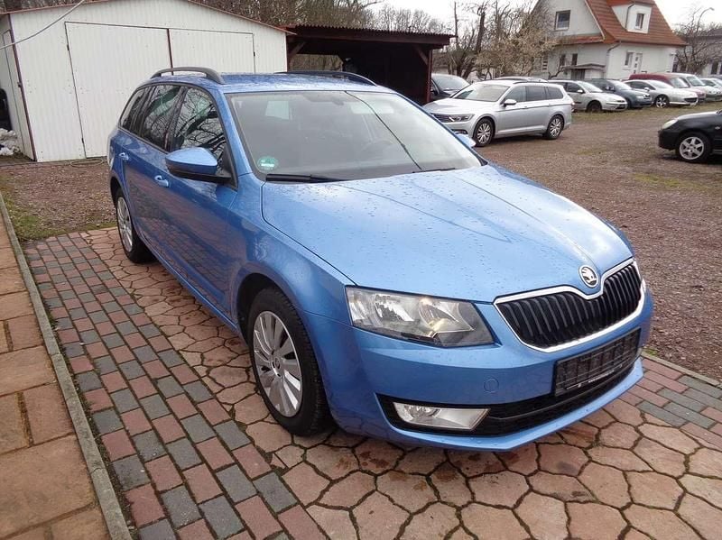 Gebraucht Skoda Octavia Elegance 150 PS (110 kW) 2015 Blau Kleinwagen