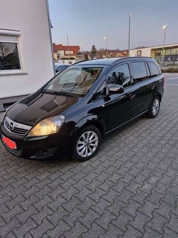 Gebraucht 2014 Opel Zafira Family Van / Kleinbus | 7.500 € (Fairer Preis) - Bild 1/4