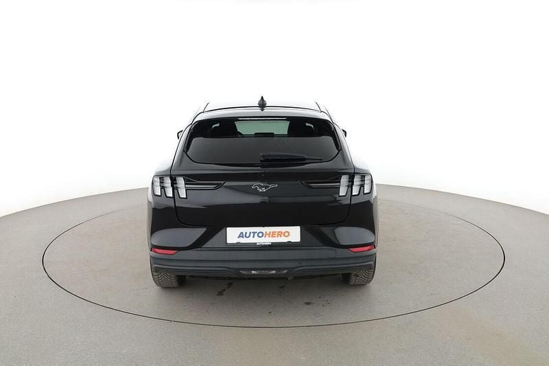 Używany Ford Mustang Mach-E 197 kW (269 KM) 2022 Czarny SUV