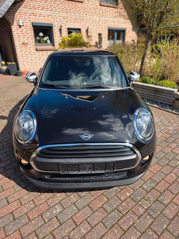 Second-hand Mini ONE 102 CP (75 kW) 2018 Negru Hatchback