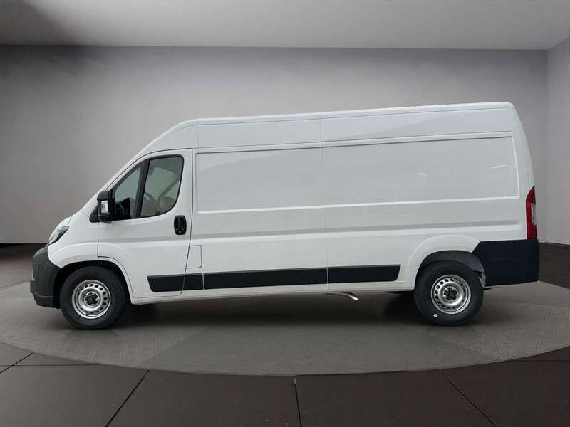 Gebraucht Peugeot Boxer 140 PS (102 kW) 2024 Lackierung weiss icy/typ ausse Van