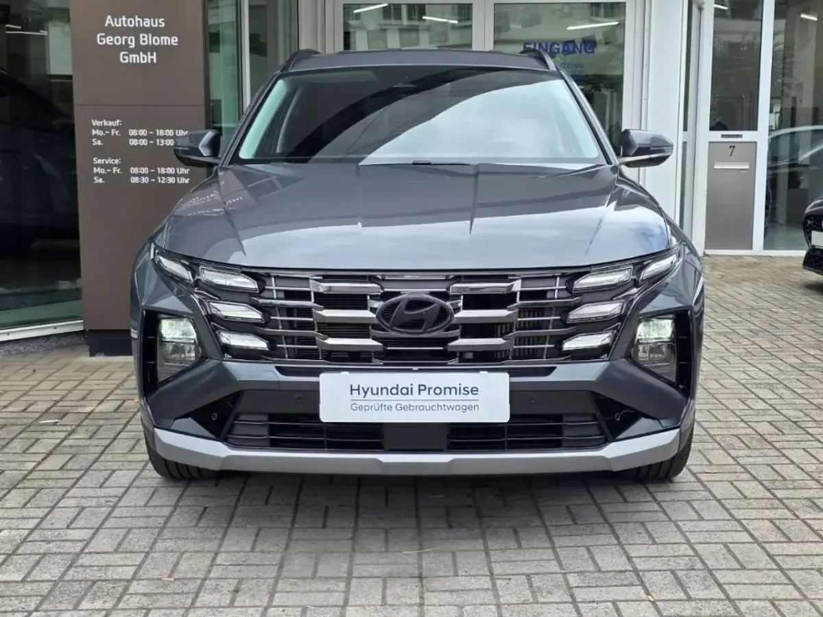 Gebraucht Hyundai Tucson Trend 136 PS (100 kW) 2024 Ecotronic grey / mic SUV