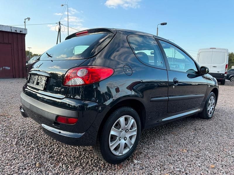 Gebraucht Peugeot 206+ Basis 60 PS (44 kW) 2009 Schwarz Kleinwagen