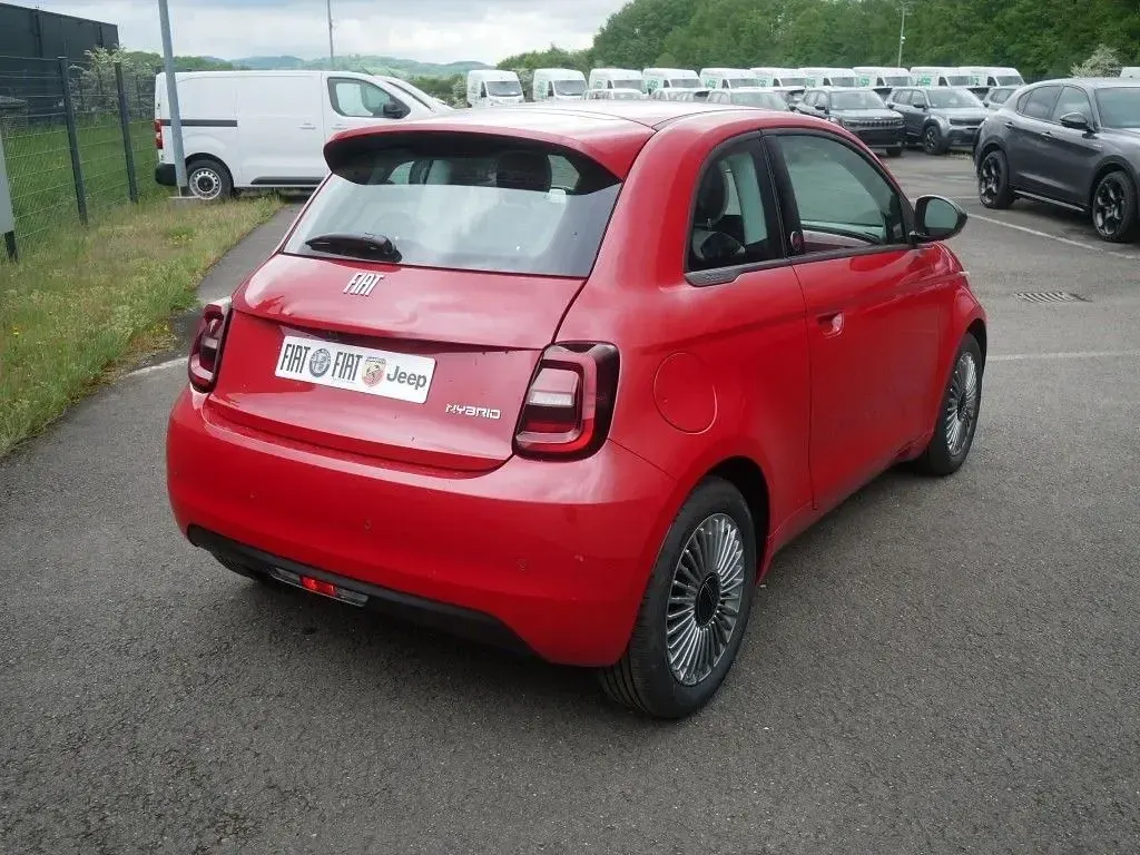 Neu Fiat 500 Icon 65 PS (47 kW) 2026 Rot Kleinwagen