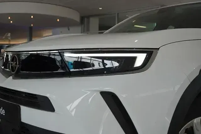 Gebraucht Opel Mokka-e Edition 100 kW (136 PS) 2024 Jade weiß SUV