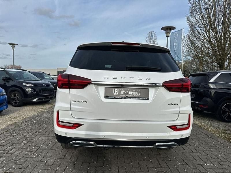 Gebraucht SsangYong Rexton Sapphire 201 PS (147 kW) 2021 Silky white pearl (metallic) SUV
