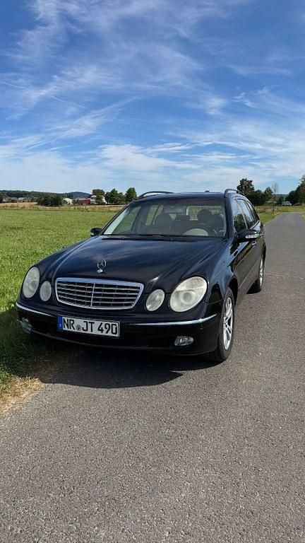 Schwarz Gebraucht 2005 Mercedes E320 Elegance Limousine | 2.500 € (Superpreis) - Bild 1/4