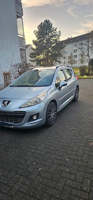 Gebraucht Peugeot 207 92 PS (67 kW) 2012 Blau Kombi