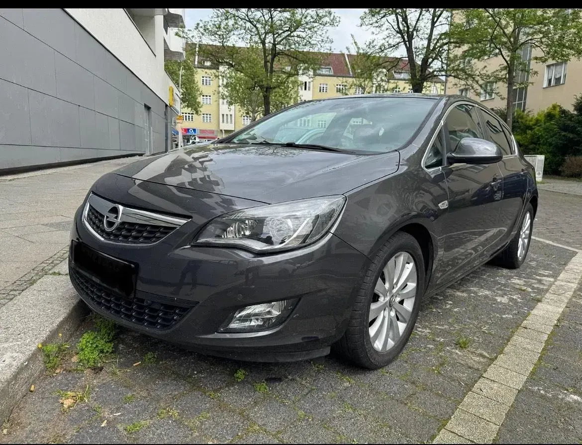 Second-hand Opel Astra 2009 Gri Coupe