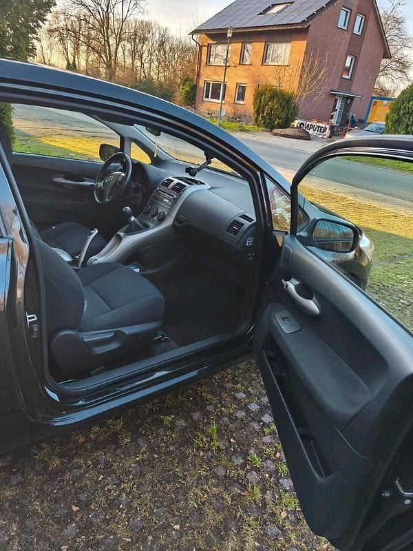 Gebraucht Toyota Auris 87 PS (63 kW) 2008 Schwarz Kleinwagen