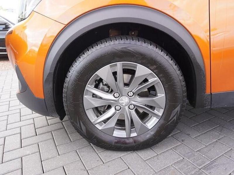 Gebraucht Peugeot 2008 Active 131 PS (96 kW) 2021 Orange SUV