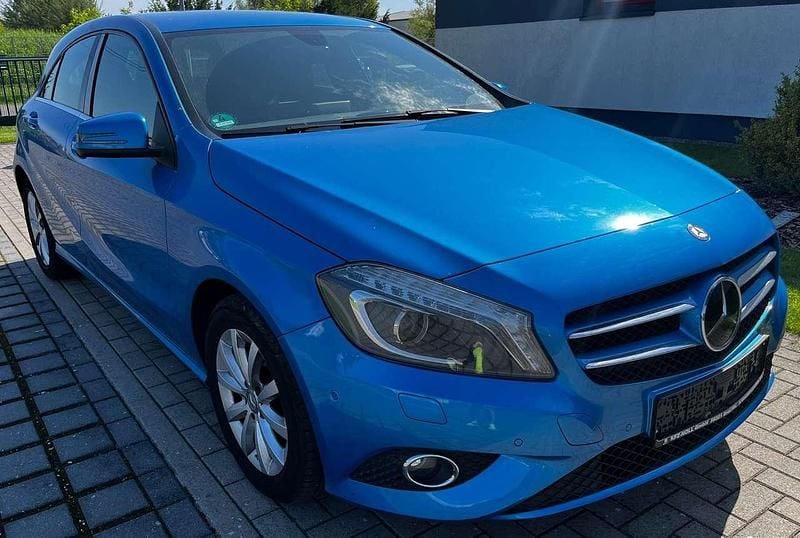 Südseeblau Gebraucht 2015 Mercedes A180 Style Kleinwagen | 13.480 € (Guter Preis) - Bild 1/4