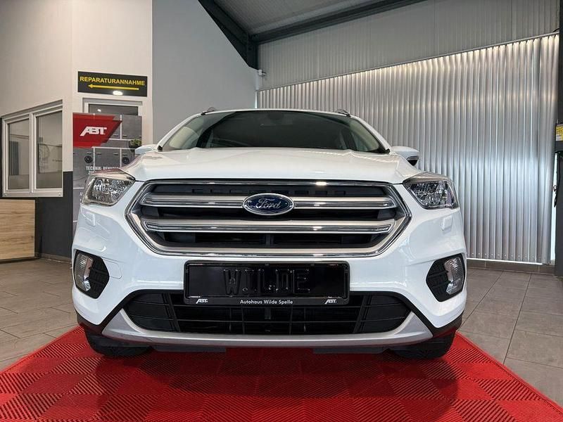 Second-hand Ford Kuga 120 CP (88 kW) 2019 Alb SUV