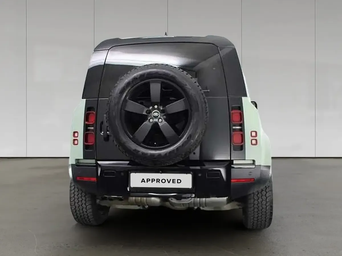 Gebraucht Land Rover Defender 75th Limited Edition 304 PS (223 kW) 2024 Grasmere green SUV